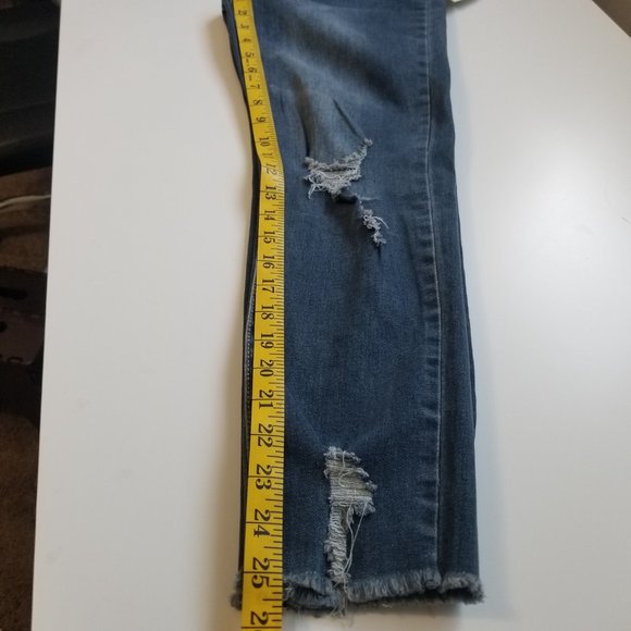 YMI Junior High-Rise Denim Ankle Jogger Size Medium - Picture 13 of 15